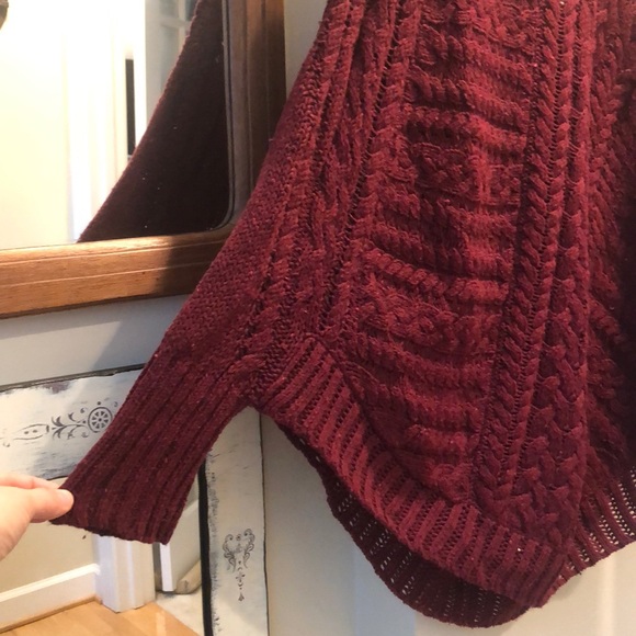 Angel of the North poncho sweater - Picture 4 of 6